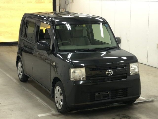 1185 Toyota Pixis space L575A 2012 г. (IAA Osaka)